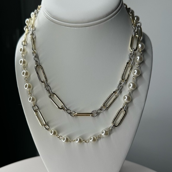 GOLD DOUBLE PAPERCLIP CHAIN WITH PEARLS & TOGGLE CLOSURE NECKLACE - Picture 4 of 4